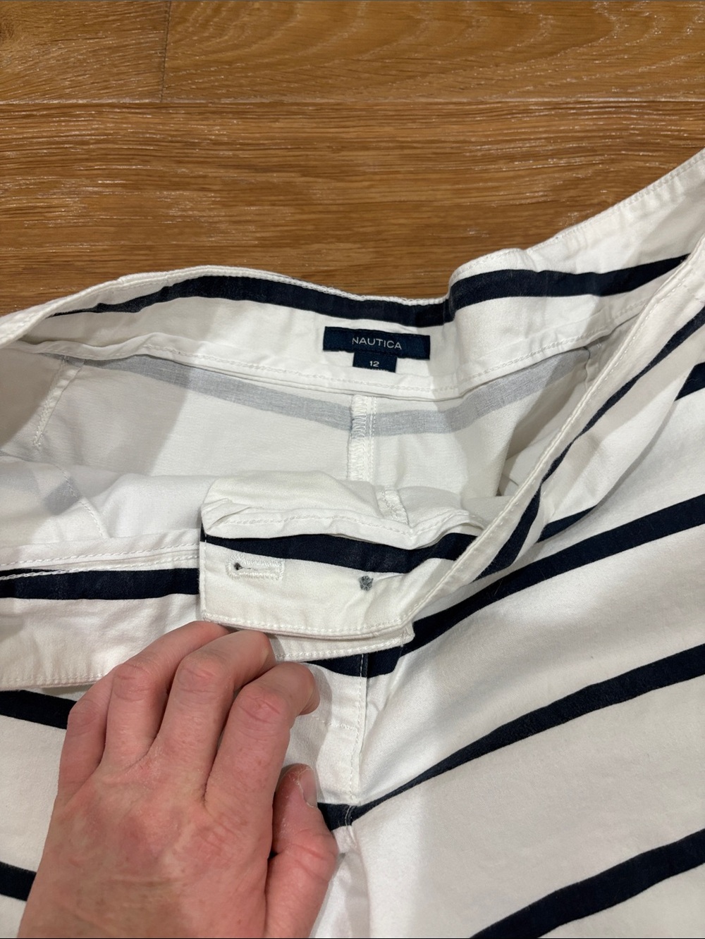 Nautica Striped White and Navy Cotton Shorts Women’s Size 12 - Picture 3 of 8